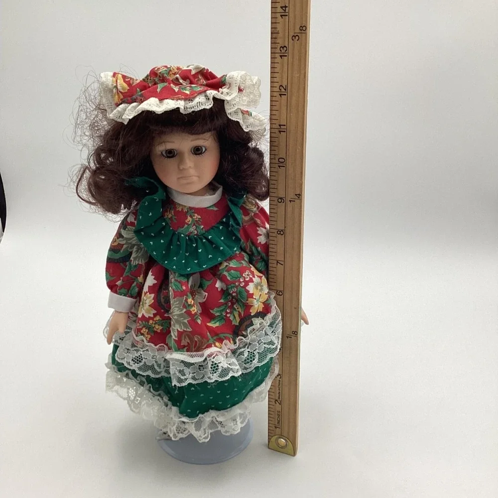 Vintage Porcelain Doll In Floral Dress & Bonnet With Stand 12